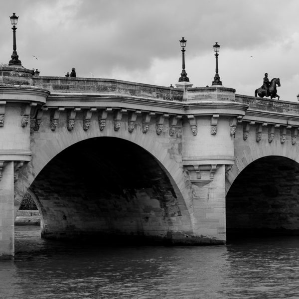 A cheval sur le pont