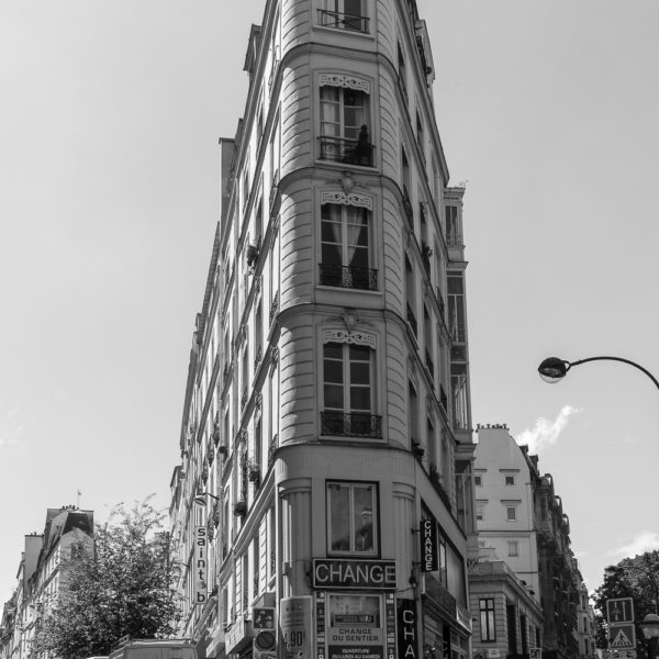 Flatiron building in Paris